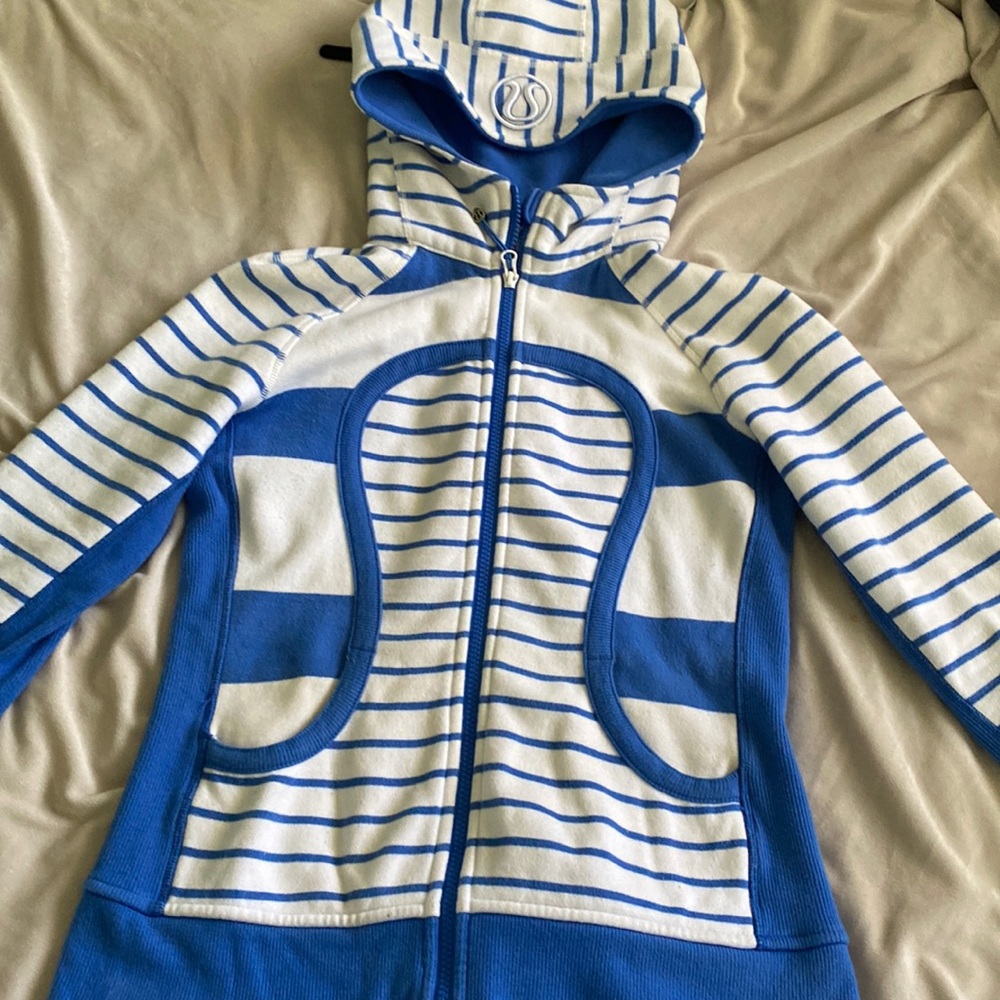 Lululemon size 8 sweater